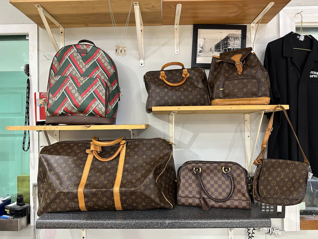 Buy Wholesale Louis Vuitton Pallets (80 Designer Bags From $4,500) - Image 2